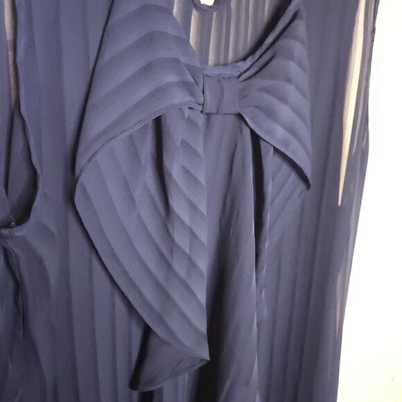 I.N San Francisco Navy Sheer Striped Sleeveless Silky Blouse Large - Picture 4 of 6